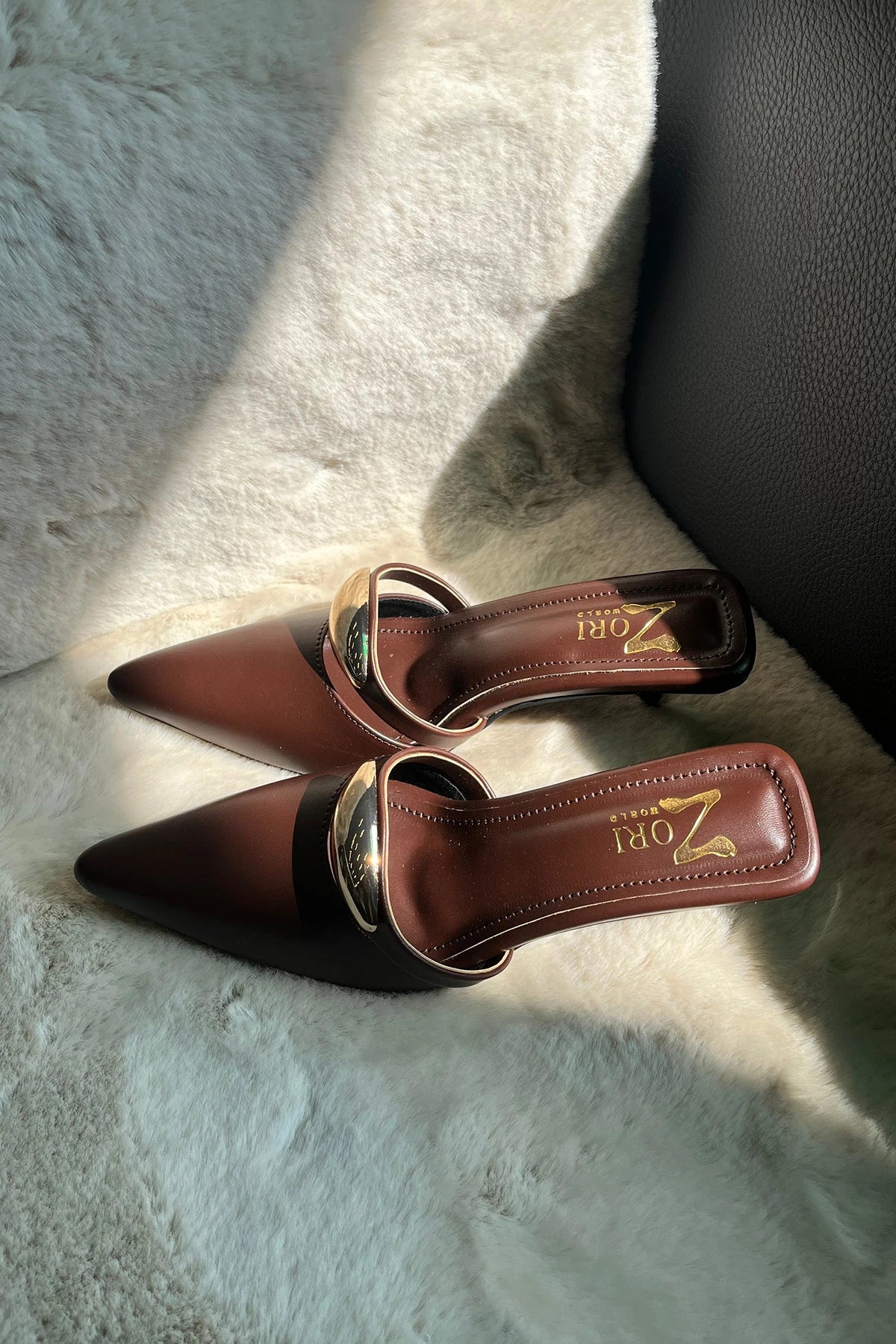 #Color_Chocolate Brown