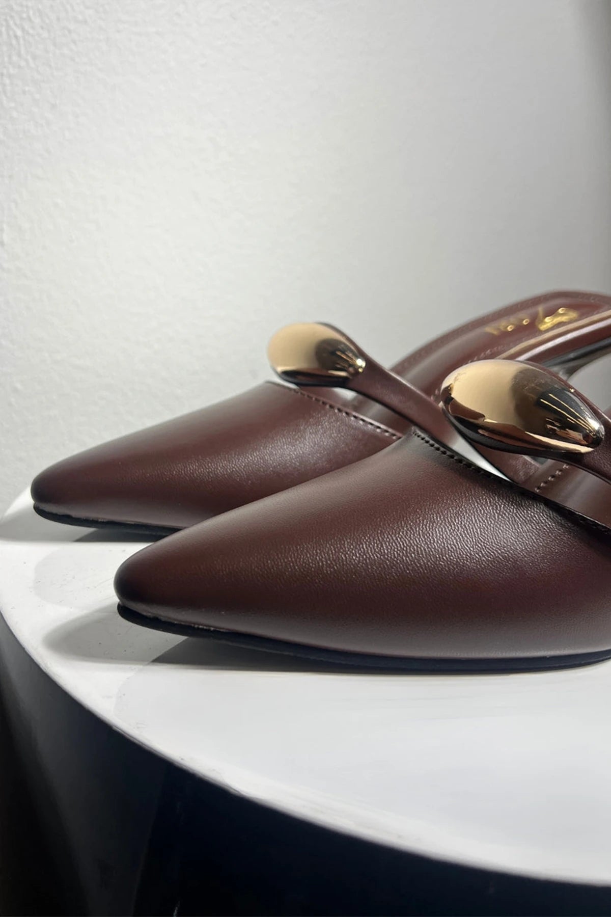 #Color_Chocolate Brown