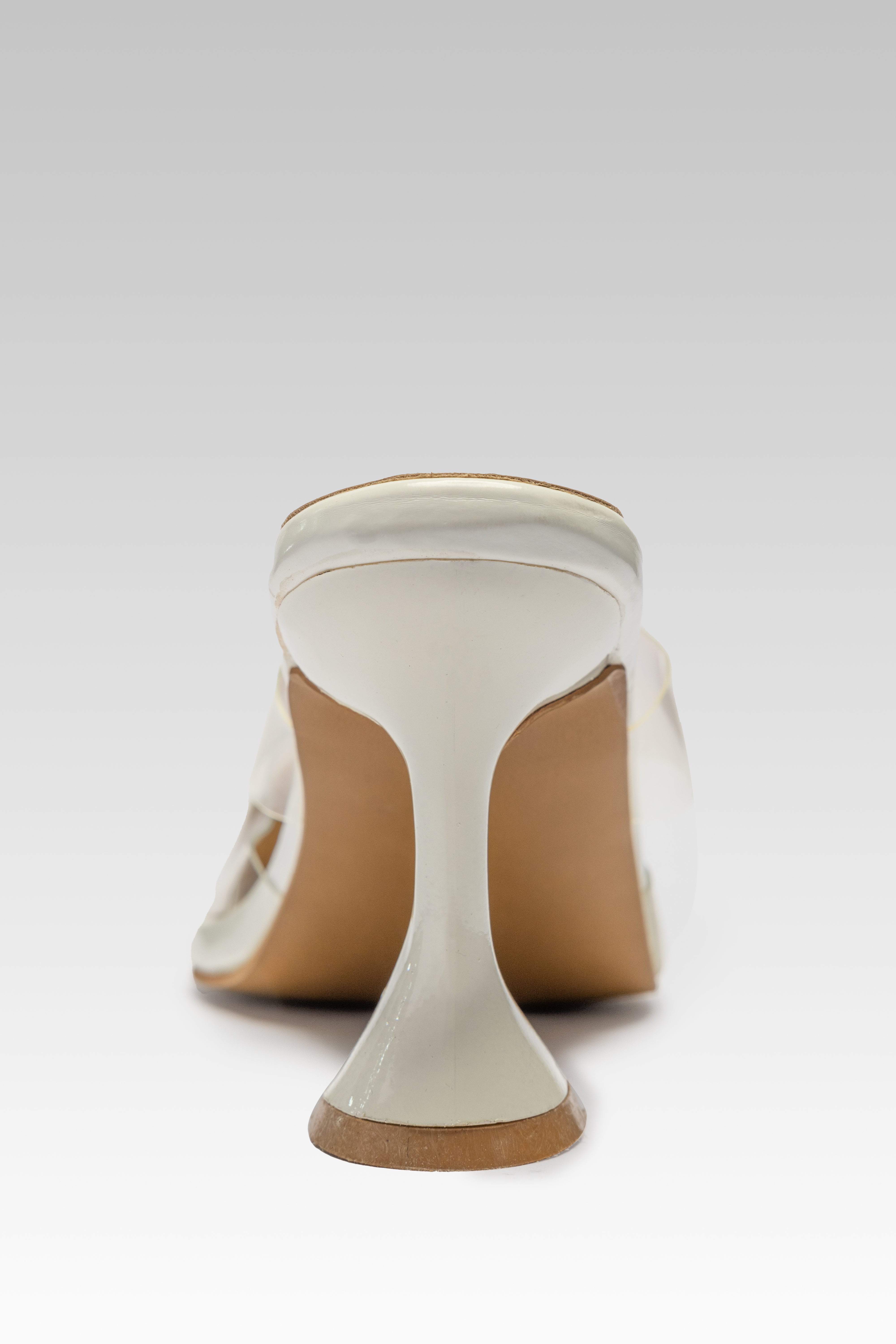 AMOR WHITE