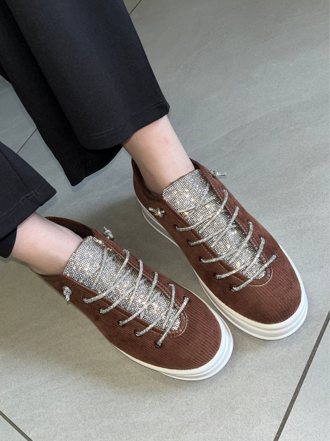 #Color_BROWN